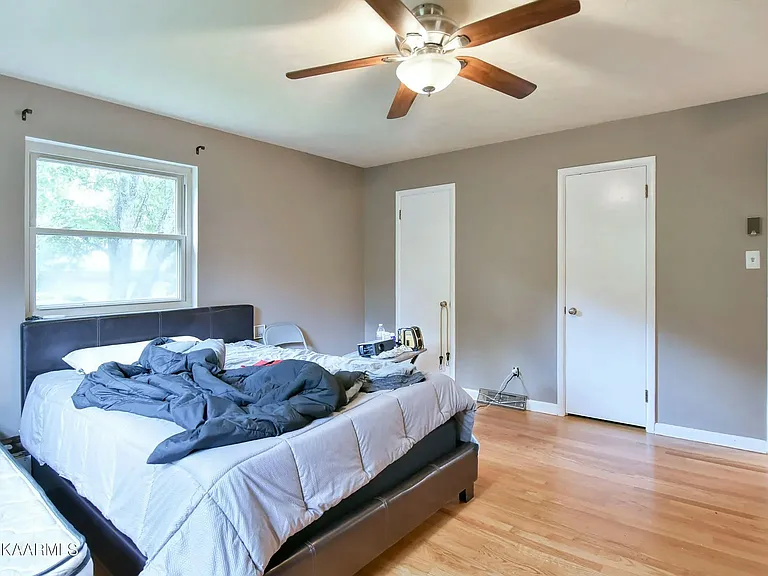 200 Suburban Rd — Photo 12