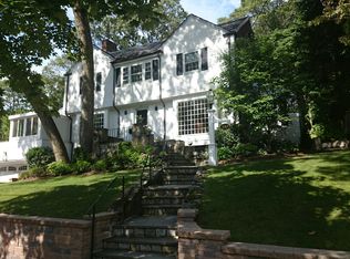 110 Arlington Rd, Brookline, MA 02467