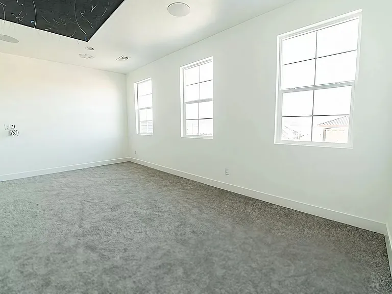 3685 W 2510 S — Photo 26