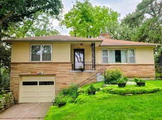 9736 Florence Heights Blvd, Omaha, NE 68112