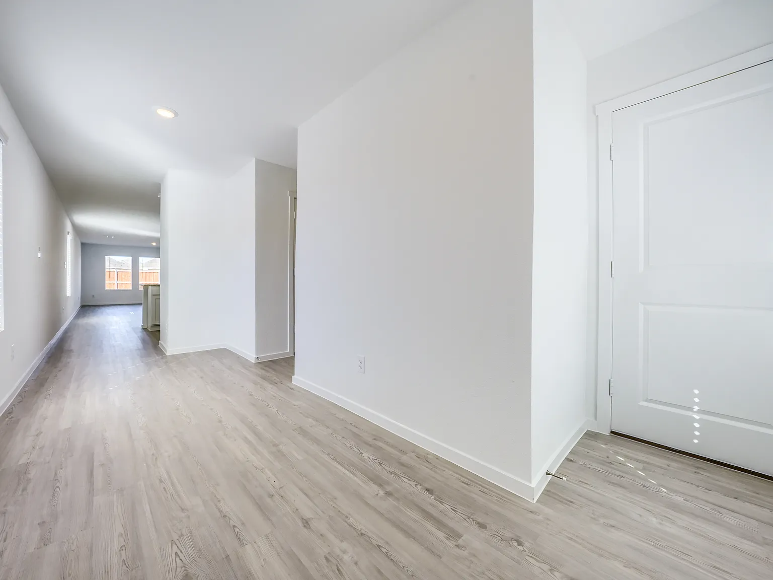 4 bed, 1598 sqft, $2,195 — Photo 4