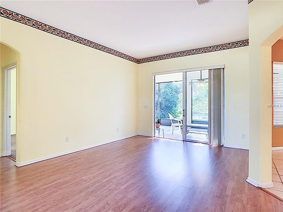 5th image of 13542 Lakes Way