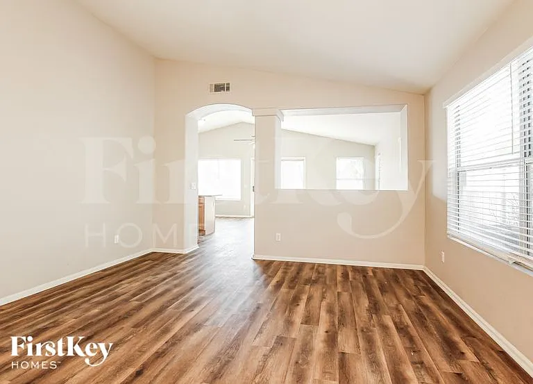 15615 W Watkins St — Photo 6