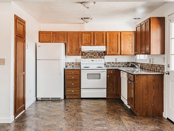 5th image of 1823 27th Ave SE #1831