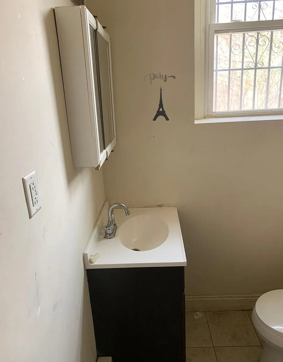 2 bed, $1,100 — Photo 1