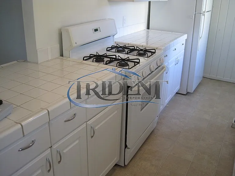 448 McRae Way — Photo 6