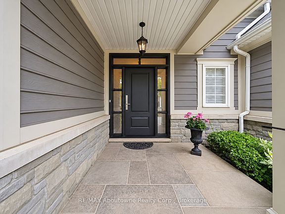 4th image of 710 Hidden Grove Ln