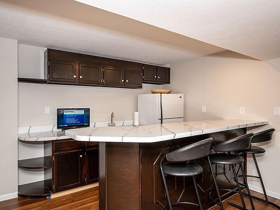 5th image of 6081 Tennyson Dr