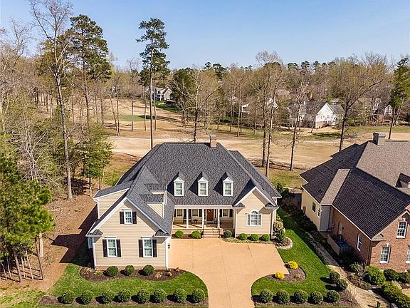 3rd image of 135 S Turnberry