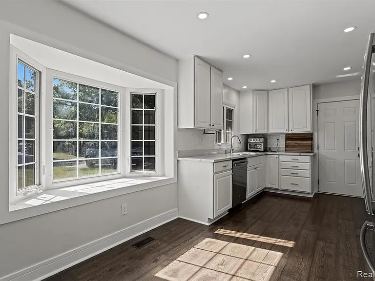6511 Timber Ridge Dr — Photo 8