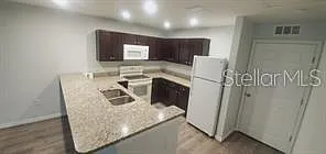 3 bed, 2.0 bath, 1120 sqft, $1,749 — Photo 4
