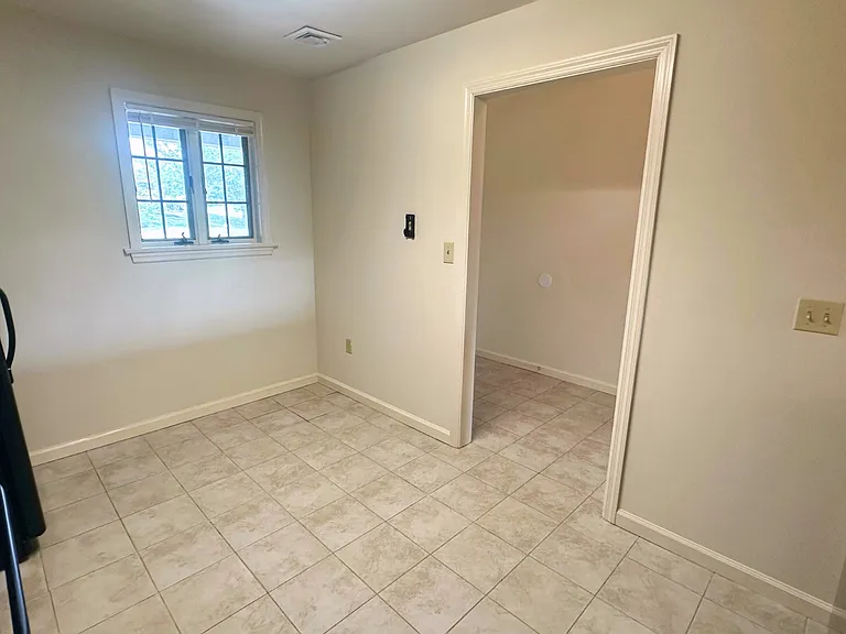 19 Black Oak Dr — Photo 8