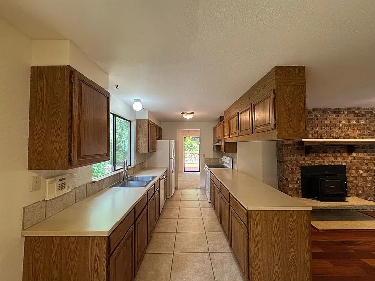 4208 31st Avenue Ct — Photo 8