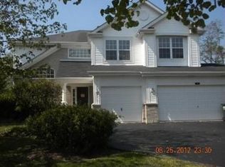 60 Bridlepath Dr, Lindenhurst, IL 60046