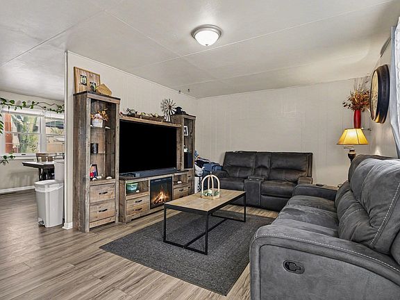 3rd image of 59596 Garver Ave