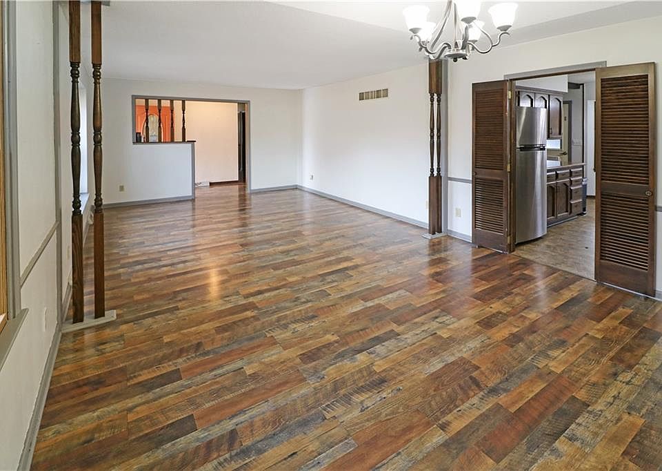 1st image of 26 NE 360th Rd