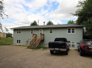 713 Summit Dr, Minot, ND 58701