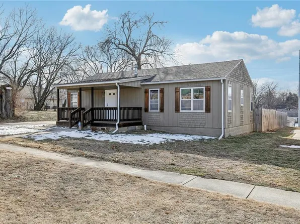 522 W Gay St, Warrensburg, MO 64093