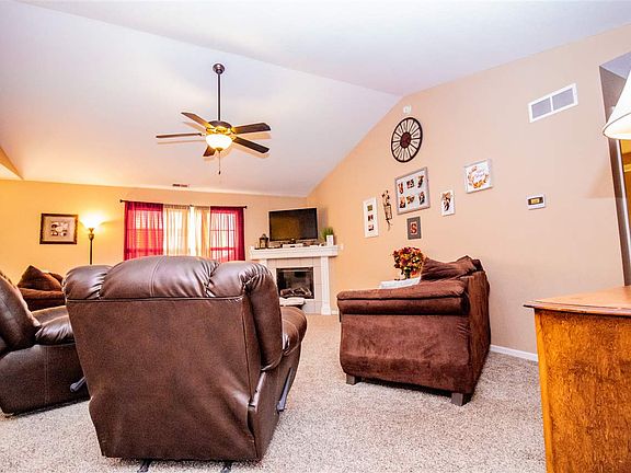 3rd image of 2715 Devin Dr