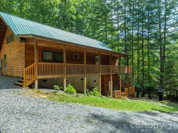 32 Thrash Ln, Mars Hill, NC 28754
