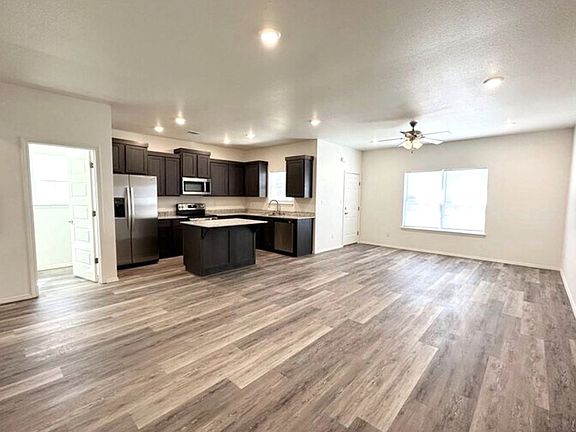 2nd image of 4235 W Santa Fe St