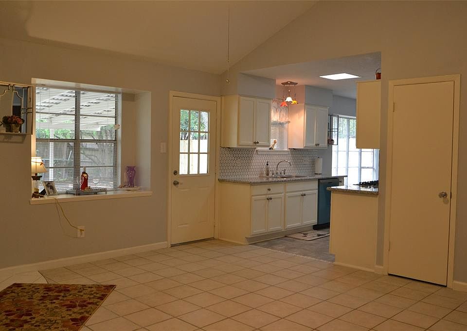 1st image of 10915 Triola Ln