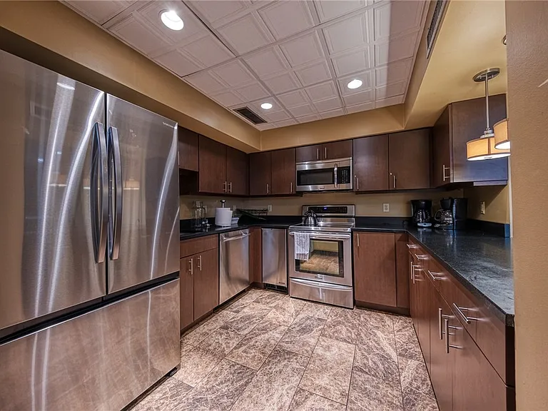 320 Fort Duquesne Blvd #4E — Photo 45