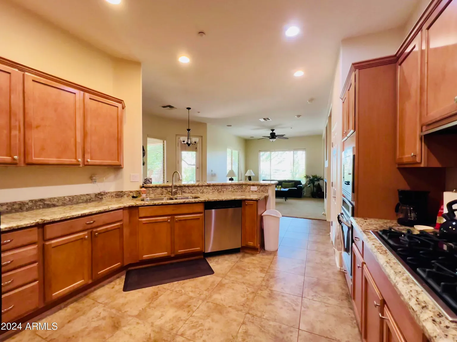 3 bed, 2.5 bath, 2391 sqft, $4,000 — Photo 3