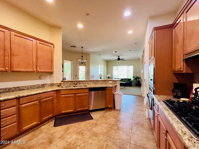 1653 W Ainsworth Dr — Photo 3