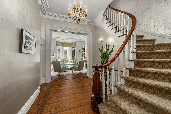 Rented by Compass | media 12