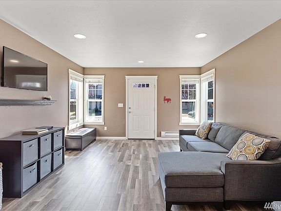 3rd image of 10315 25th Pl SE