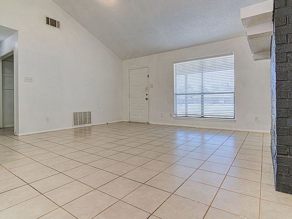 2nd image of 1202 Westcott Dr #A