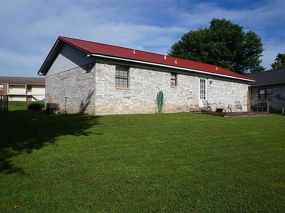 2nd image of 133 Sandstone Dr