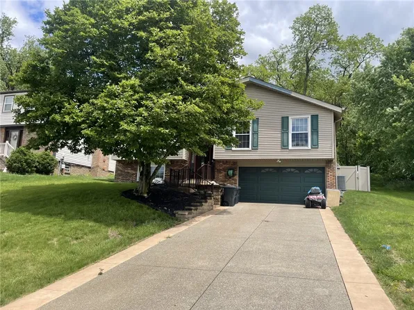 271 Coleen Dr, Pittsburgh, PA 15236