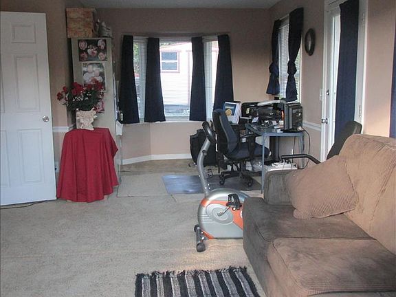 Sun Room w/New Carpet