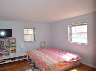1 Town House Ln, Acton, MA 01720
