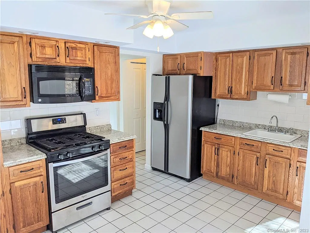 2 bed, 1238 sqft, $2,000 — Photo 3
