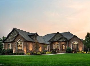 7246 Hanbury Close, Canfield, OH 44406