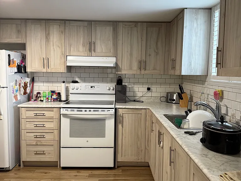 57 Simcoe Rd #BASEMENT — Photo 2
