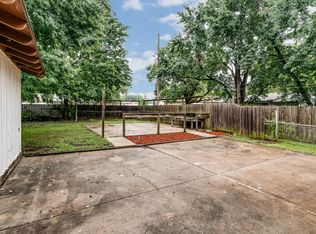 610 N Edgewood Dr, Mulvane, KS 67110