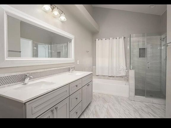4th image of 1321 Parkside Dr