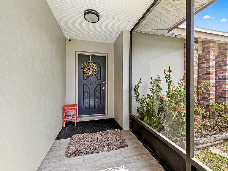 297 Harvey Ave NE — Photo 3