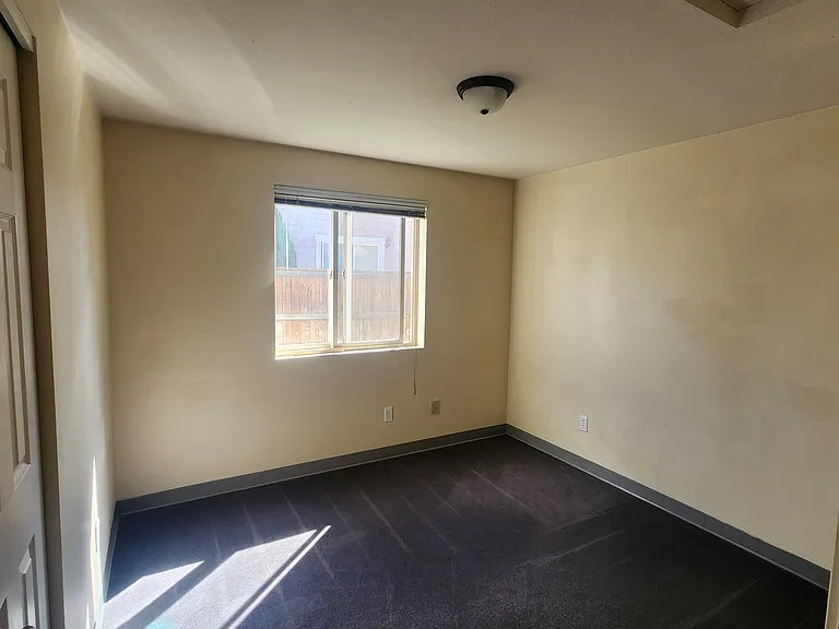 2114 N Yellowstone St #B — Photo 8