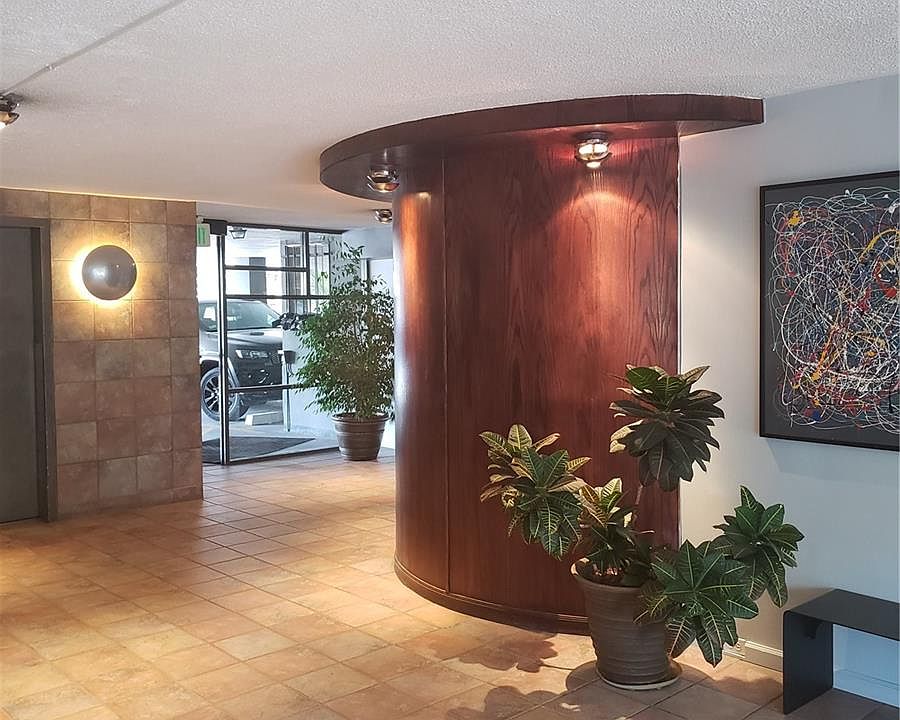 1st image of 909 N Logan St APT 9F