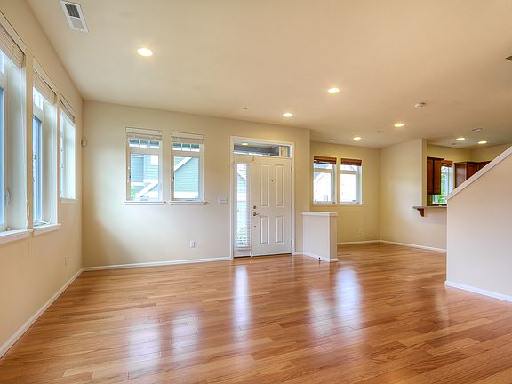 4th image of 1884 10th Ave NE