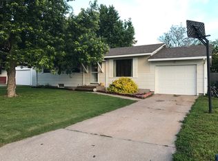 23 E Detroit Dr, South Hutchinson, KS 67505