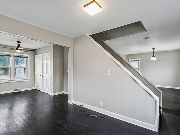 4th image of 1625 Estes Ave