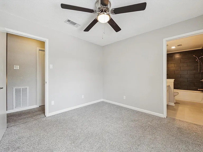 1428 Silverpines Rd #428 — Photo 14