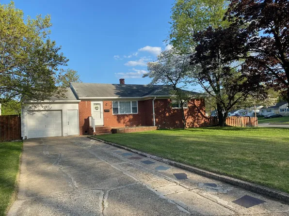 71 Hardwick Dr, Ewing, NJ 08638