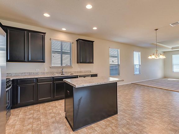 5th image of 137 Carlina Loop
